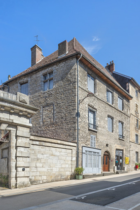 Vue de trois quarts gauche. © Région Bourgogne-Franche-Comté, Inventaire du patrimoine Vue de trois quarts gauche. © Région Bourgogne-Franche-Comté, Inventaire du patrimoine
