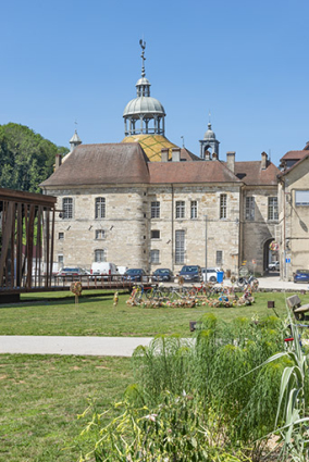 Façade sud, depuis l'esplanade des salines. © Région Bourgogne-Franche-Comté, Inventaire du patrimoine