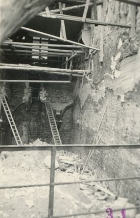 Vue de la cave pendant les travaux de démolition, s.d. [1958]. © Région Bourgogne-Franche-Comté, Inventaire du patrimoine