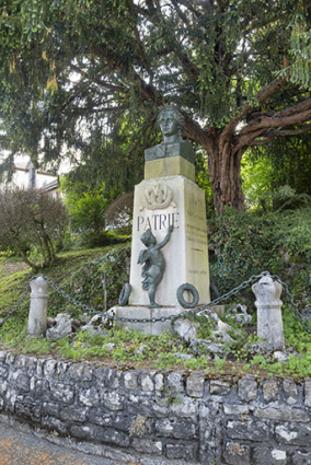 Vue de trois quarts droite. © Région Bourgogne-Franche-Comté, Inventaire du patrimoine