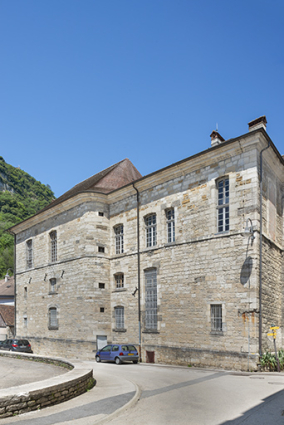 Elévation sud, vue de trois quarts droite. © Région Bourgogne-Franche-Comté, Inventaire du patrimoine