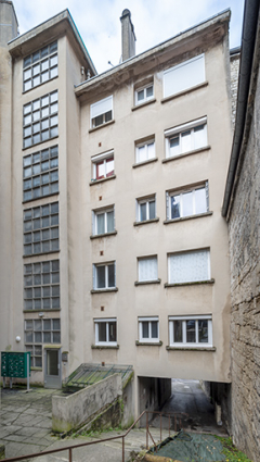 Cage d'escalier et façade est depuis l'escalier d'Arion. © Région Bourgogne-Franche-Comté, Inventaire du patrimoine Cage d'escalier et façade est depuis l'escalier d'Arion. © Région Bourgogne-Franche-Comté, Inventaire du patrimoine