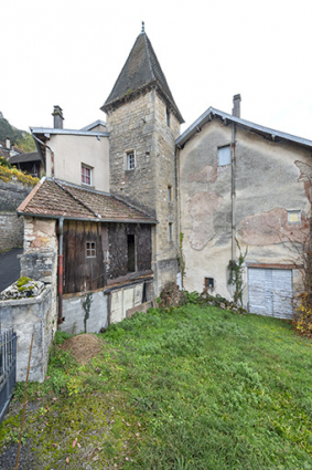 Vue de la cour. © Région Bourgogne-Franche-Comté, Inventaire du patrimoine Vue de la cour. © Région Bourgogne-Franche-Comté, Inventaire du patrimoine