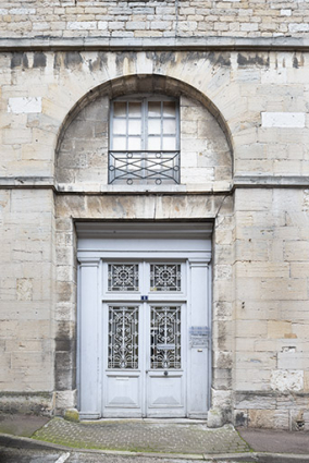 Porte de l'aile nord.  © Région Bourgogne-Franche-Comté, Inventaire du patrimoine