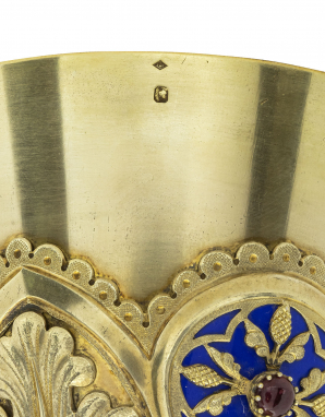 Détail : coupe du calice. © Région Bourgogne-Franche-Comté, Inventaire du patrimoine Détail : coupe du calice. © Région Bourgogne-Franche-Comté, Inventaire du patrimoine