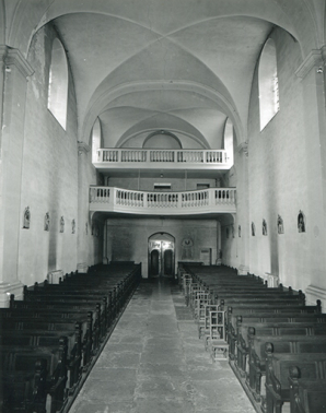 Vue intérieure de l'église, depuis le sud, 1997. © Région Bourgogne-Franche-Comté, Inventaire du patrimoine Vue intérieure de l'église, depuis le sud, 1997. © Région Bourgogne-Franche-Comté, Inventaire du patrimoine