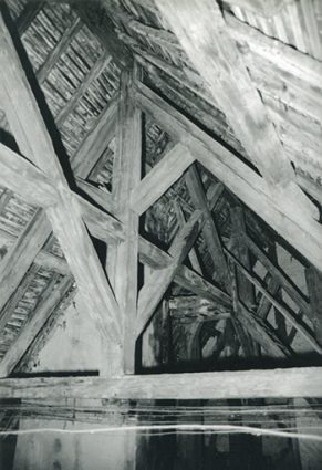 Charpente du bâtiment conventuel, 1997. © Région Bourgogne-Franche-Comté, Inventaire du patrimoine Charpente du bâtiment conventuel, 1997. © Région Bourgogne-Franche-Comté, Inventaire du patrimoine