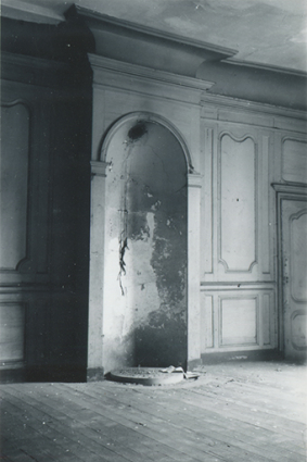 Maison du Pardessus. Chambre au premier étage, s.d. [vers 1955]. © Archives municipales, Besançon