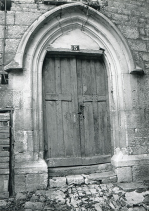 Porte sud de la chapelle, 1990. © Archives municipales, Besançon Porte sud de la chapelle, 1990. © Archives municipales, Besançon