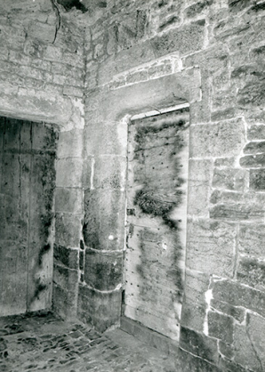 Porte du logis, 1990. © Archives municipales, Besançon Porte du logis, 1990. © Archives municipales, Besançon