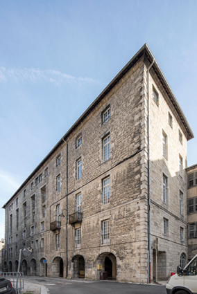 Elévation sur rue depuis le sud-ouest. © Région Bourgogne-Franche-Comté, Inventaire du patrimoine