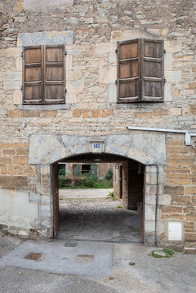 Porte cochère, à l'est. © Région Bourgogne-Franche-Comté, Inventaire du patrimoine