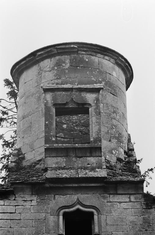  château fort © Michel Thierry / Région Bourgogne-Franche-Comté, Inventaire du patrimoine - 1969