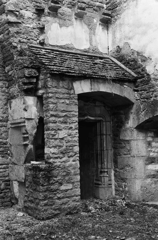  château fort © Michel Thierry / Région Bourgogne-Franche-Comté, Inventaire du patrimoine - 1969