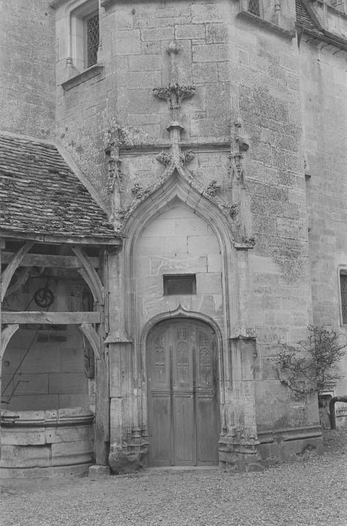 château fort © Michel Thierry / Région Bourgogne-Franche-Comté, Inventaire du patrimoine - 1969
