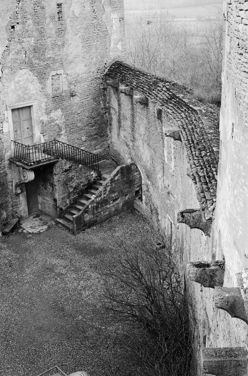  château fort © Michel Thierry / Région Bourgogne-Franche-Comté, Inventaire du patrimoine - 1969