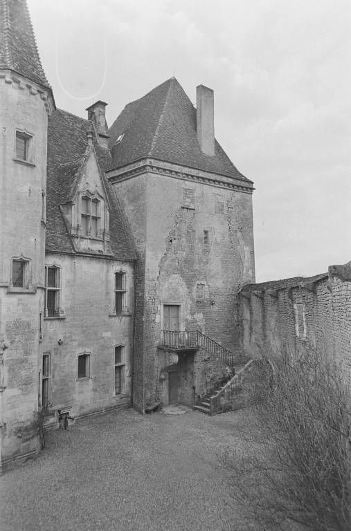  château fort © Michel Thierry / Région Bourgogne-Franche-Comté, Inventaire du patrimoine - 1969