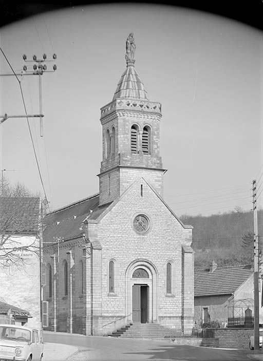 Façade occidentale. © Michel Rosso / Région Bourgogne-Franche-Comté, Inventaire du patrimoine - 1970