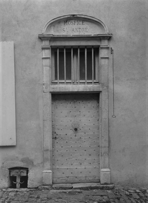 Porte d'entrée. © Michel Thierry / Région Bourgogne-Franche-Comté, Inventaire du patrimoine - 1970