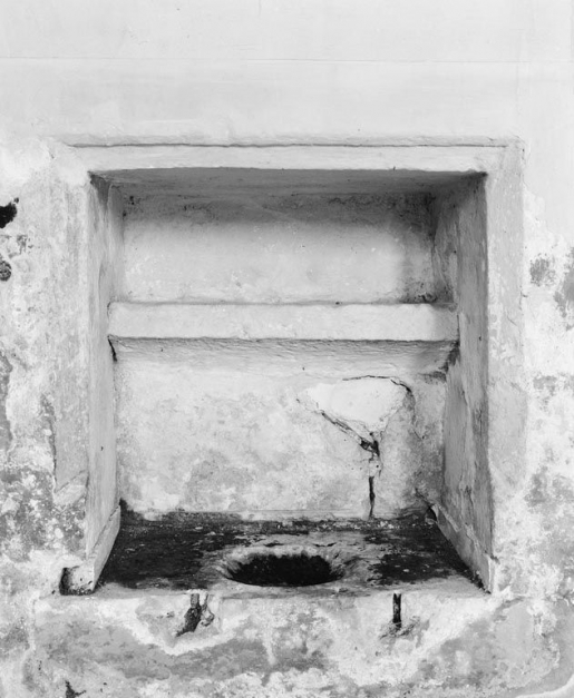 Lavabo du choeur. © non renseigné / Région Bourgogne-Franche-Comté, Inventaire du patrimoine - 1972