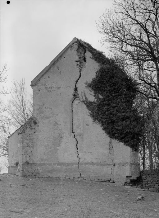 Chevet. © Michel Thierry / Région Bourgogne-Franche-Comté, Inventaire du patrimoine - 1973 Chevet. © Michel Thierry / Région Bourgogne-Franche-Comté, Inventaire du patrimoine - 1973