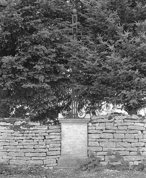  croix monumentale © Michel Thierry / Région Bourgogne-Franche-Comté, Inventaire du patrimoine - 1974