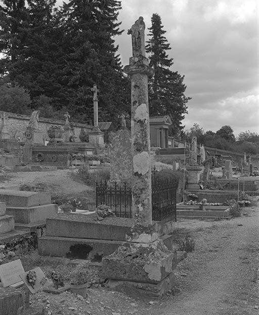  croix de cimetière © Michel Thierry / Région Bourgogne-Franche-Comté, Inventaire du patrimoine - 1974