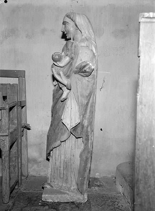 statue © Michel Thierry / Région Bourgogne-Franche-Comté, Inventaire du patrimoine - 1974