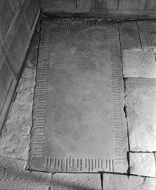  dalle funéraire © Michel Thierry / Région Bourgogne-Franche-Comté, Inventaire du patrimoine - 1974