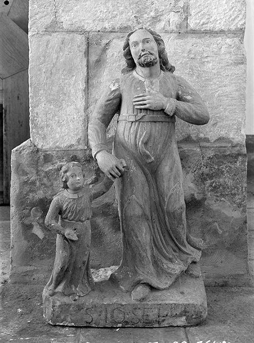  groupe sculpté © Jean-Luc Duthu / Région Bourgogne-Franche-Comté, Inventaire du patrimoine - 1974