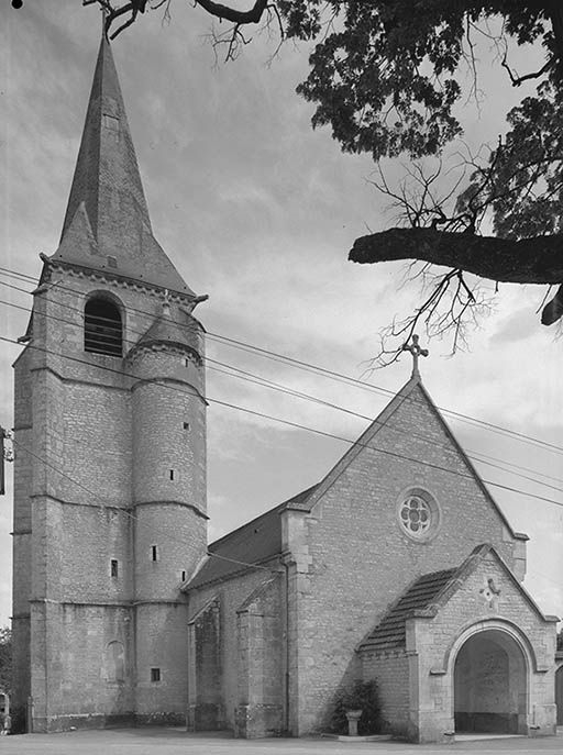 église © Michel Thierry / Région Bourgogne-Franche-Comté, Inventaire du patrimoine - 1974 église © Michel Thierry / Région Bourgogne-Franche-Comté, Inventaire du patrimoine - 1974