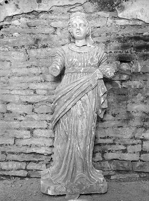  statue © Michel Rosso / Région Bourgogne-Franche-Comté, Inventaire du patrimoine - 1974