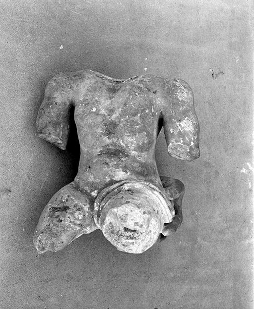  statue © Michel Rosso / Région Bourgogne-Franche-Comté, Inventaire du patrimoine - 1974