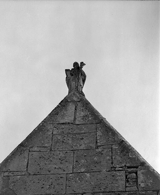 statue © Michel Rosso / Région Bourgogne-Franche-Comté, Inventaire du patrimoine - 1974