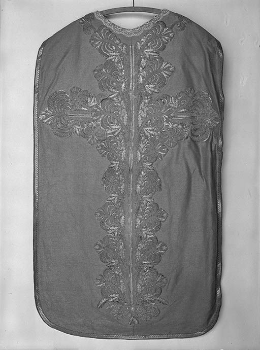  chasuble © Jean-Luc Duthu / Région Bourgogne-Franche-Comté, Inventaire du patrimoine - 1974