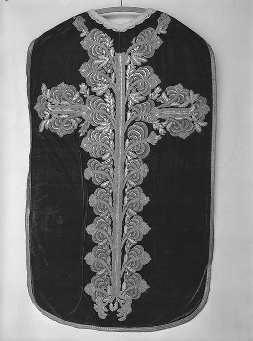  chasuble © Jean-Luc Duthu / Région Bourgogne-Franche-Comté, Inventaire du patrimoine - 1974