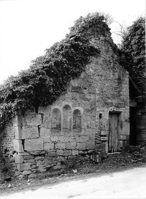 Chapelle, vue depuis le sud-est, en 1975. © Michel Thierry / Région Bourgogne-Franche-Comté, Inventaire du patrimoine - 1975