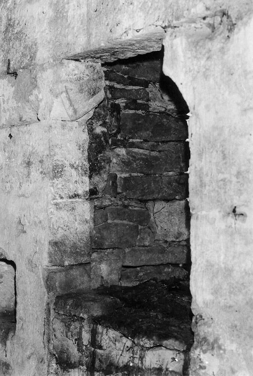 Chapelle, porte du mur ouest, en 1975. © Michel Thierry / Région Bourgogne-Franche-Comté, Inventaire du patrimoine - 1975