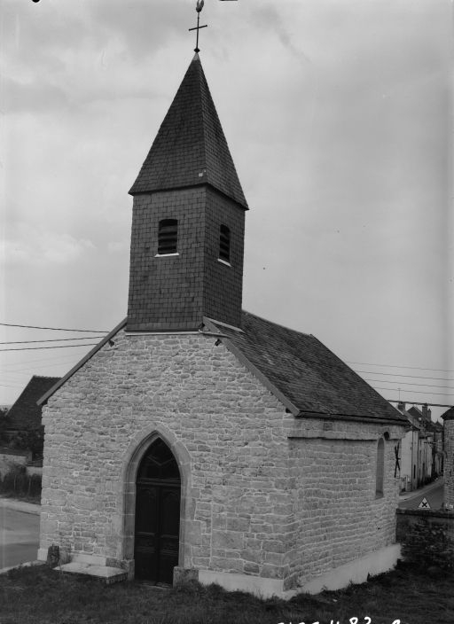Façade et élévation droite. © Ludovic Renaud / Région Bourgogne-Franche-Comté, Inventaire du patrimoine - 1975