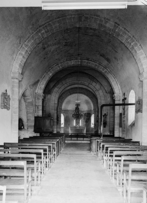 La nef et le choeur depuis l'entrée. © Jean-Luc Duthu / Région Bourgogne-Franche-Comté, Inventaire du patrimoine - 1977
