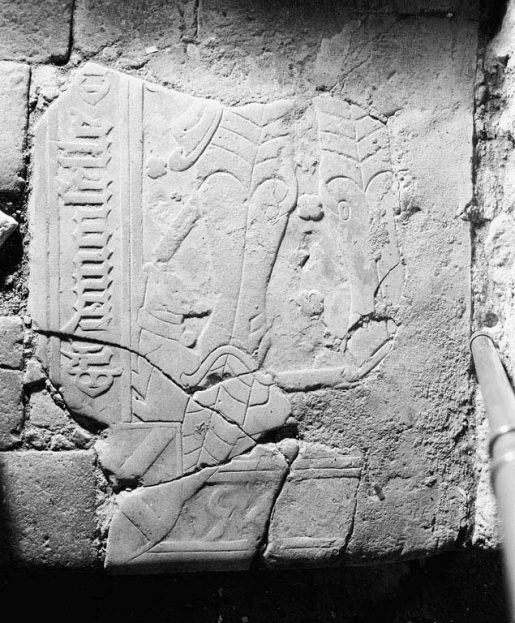 Fragment de dalle funéraire. © Michel Thierry / Région Bourgogne-Franche-Comté, Inventaire du patrimoine - 1978