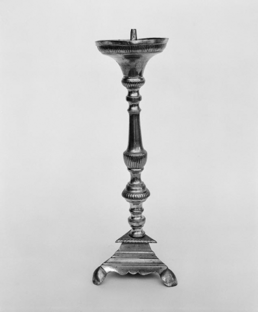 Vue d'un chandelier. © Michel Thierry / Région Bourgogne-Franche-Comté, Inventaire du patrimoine - 1978