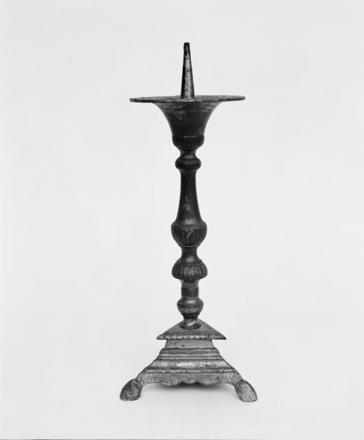 Vue d'un chandelier. © Michel Thierry / Région Bourgogne-Franche-Comté, Inventaire du patrimoine - 1978