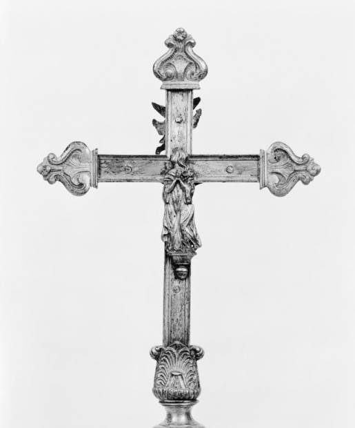 Croix d'autel 1, vue du revers. © Michel Thierry / Région Bourgogne-Franche-Comté, Inventaire du patrimoine - 1978