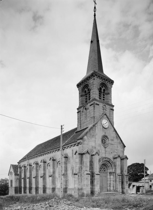 Vue d'ensemble de trois quarts gauche. © Michel Thierry / Région Bourgogne-Franche-Comté, Inventaire du patrimoine - 1978