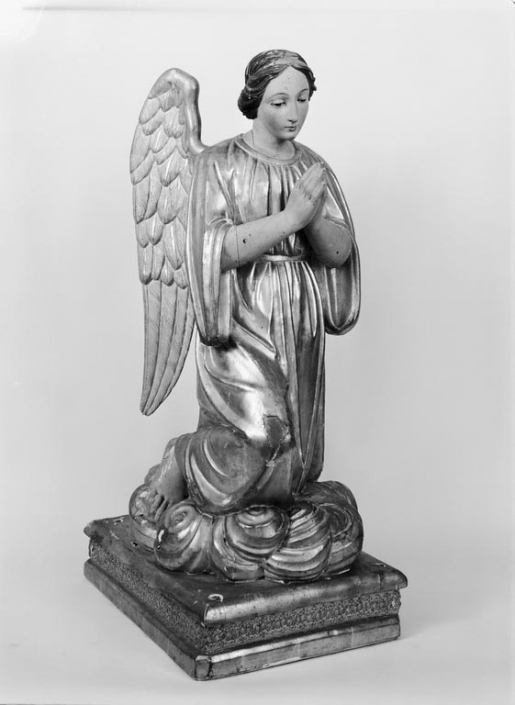 Ange n°1 : vue de trois quarts droit. © Michel Thierry / Région Bourgogne-Franche-Comté, Inventaire du patrimoine - 1978