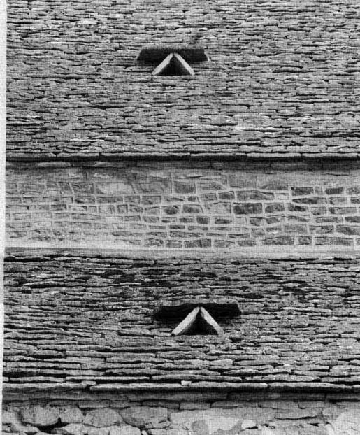 Détail des chattières des toits. © Jean-Luc Duthu / Région Bourgogne-Franche-Comté, Inventaire du patrimoine - 1978