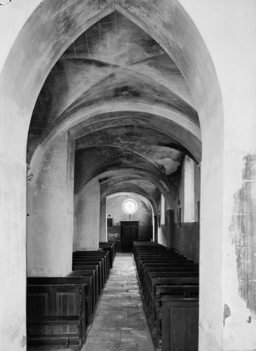 Bas-côté gauche, vue depuis la chapelle. © Michel Rosso / Région Bourgogne-Franche-Comté, Inventaire du patrimoine - 1978