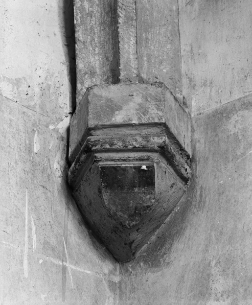 Culot de la chapelle gauche. © Michel Rosso / Région Bourgogne-Franche-Comté, Inventaire du patrimoine - 1978