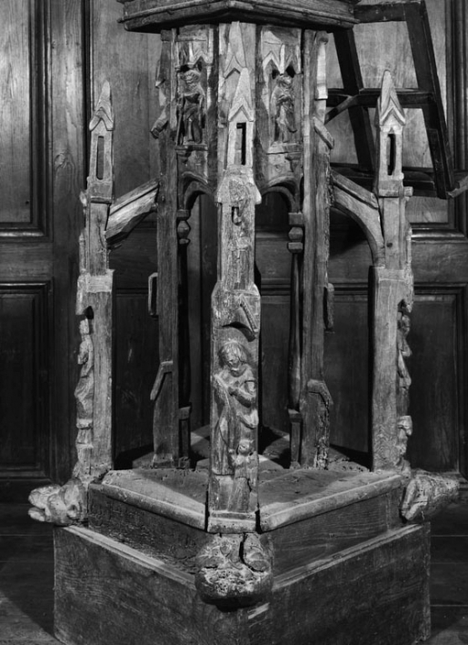 Piédestal. © Jean-Luc Duthu / Région Bourgogne-Franche-Comté, Inventaire du patrimoine - 1978